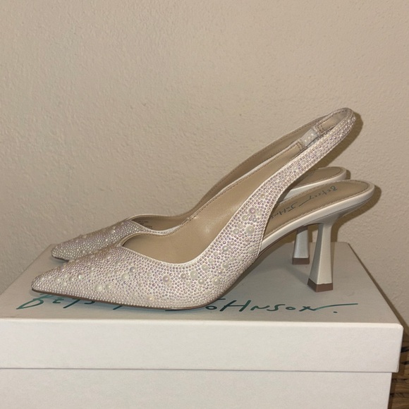 Betsey Johnson Clark Pearl Slingback Heels - Picture 2 of 3